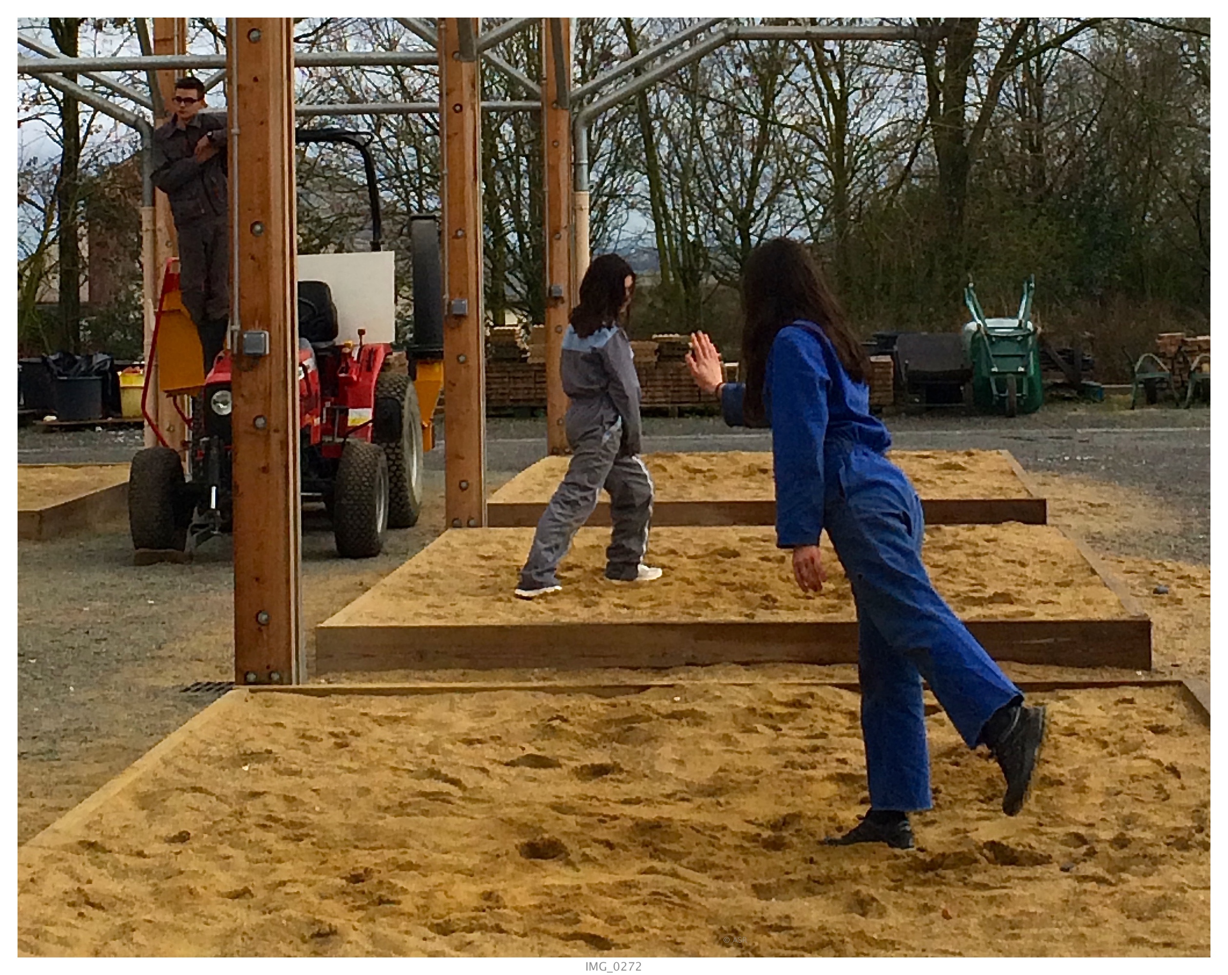 Geste_deplacegirls palteforme copy